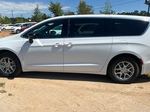 New 2026 Chrysler Voyager LX image 11