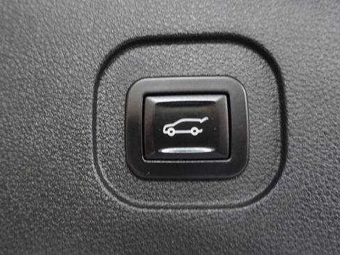 Used 2017 Chevrolet Equinox LT w/ Convenience Package FWD image 21
