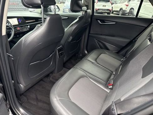 Certified 2023 Kia Niro EX image 14