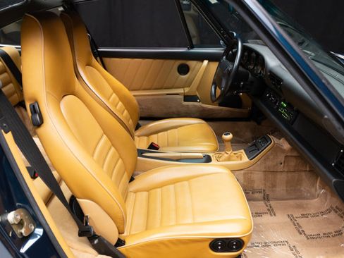 Used 1993 Porsche 911 Carrera RWD image 53
