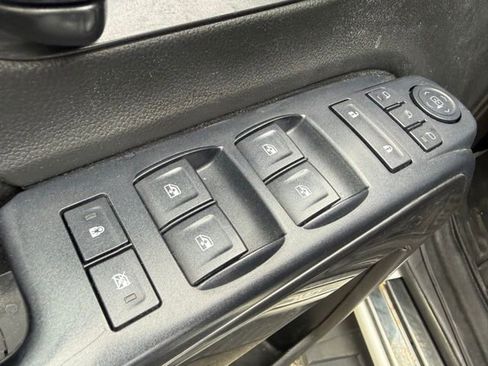 Used 2016 GMC Sierra 2500 SLT w/ All-Terrain HD Package AWD/4WD image 17