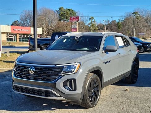 Certified 2024 Volkswagen Atlas Cross Sport SE w/ Panoramic Sunroof Package image 31