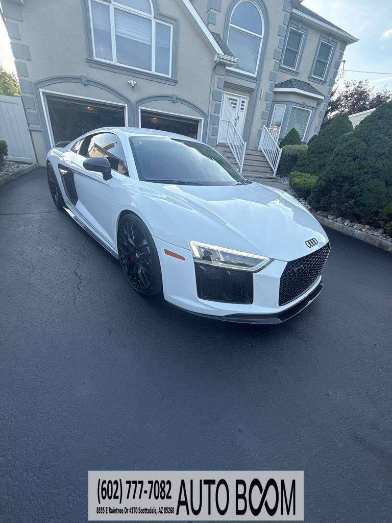 Used 2018 Audi R8 V10 w/ Premium Package RWD image 1