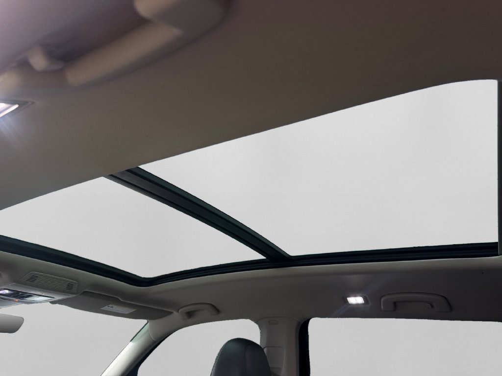 Used 2024 Volkswagen Atlas SE w/ Panoramic Sunroof Package FWD image 13