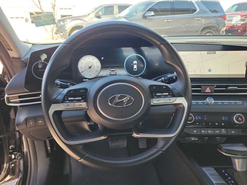 Used 2023 Hyundai Elantra SEL w/ Convenience Package image 15