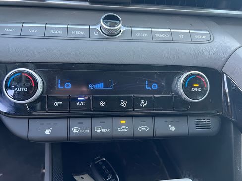 Used 2023 Hyundai Elantra SEL w/ Convenience Package FWD image 28