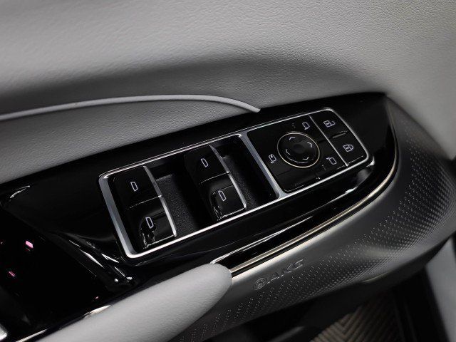 Used 2024 Cadillac Lyriq Luxury w/ LPO, Floor Liner Package AWD/4WD image 34