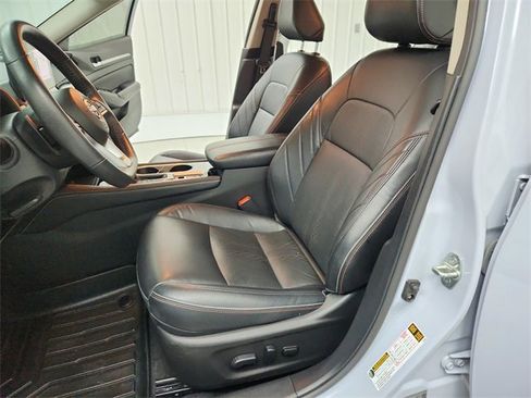 Used 2024 Nissan Altima 2.0 SR image 19