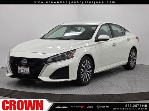 Used 2023 Nissan Altima 2.5 SV image 3