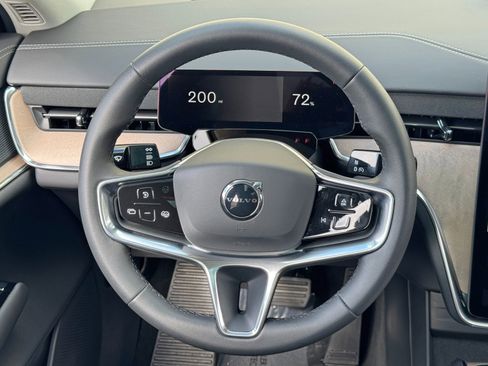 Used 2025 Volvo EX90 Ultra AWD/4WD image 19