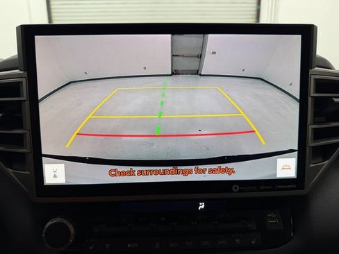 Used 2022 Toyota Tundra Limited image 17