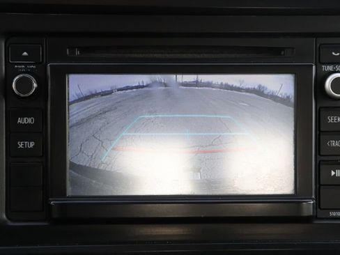 Used 2017 Toyota Tacoma 4x4 Access Cab image 33