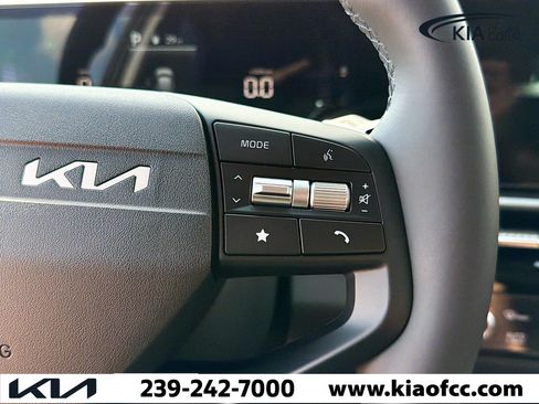 New 2026 Kia Sportage LX FWD image 30