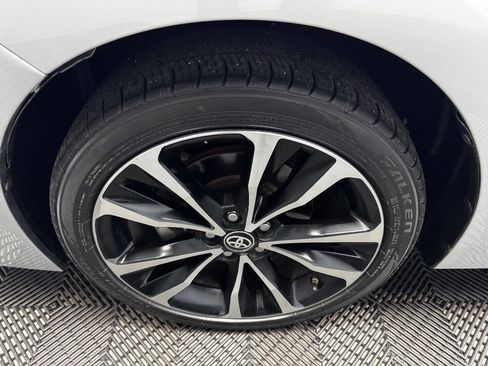 Used 2019 Toyota Corolla SE w/ Carpet Mat Package (TMS) FWD image 21