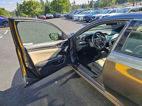 Used 2019 Honda Civic EX-L image 18