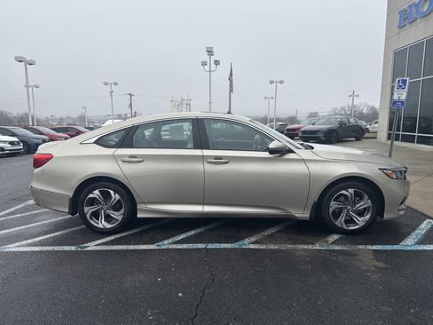 Used 2020 Honda Accord EX image 2