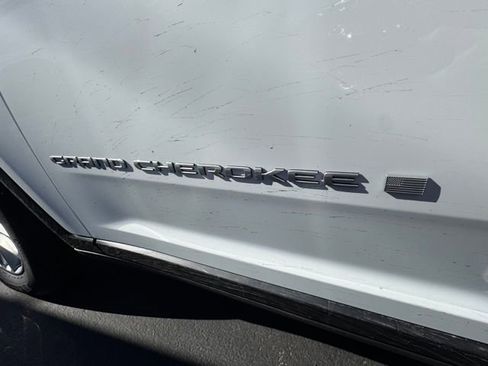 New 2025 Jeep Grand Cherokee Laredo X w/ Luxury Tech Group I image 49