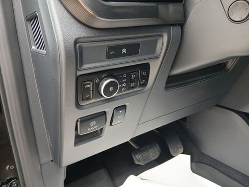 Used 2025 Ford F150 Raptor AWD/4WD image 31