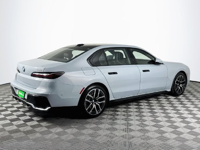 Used 2026 BMW 740i RWD image 8