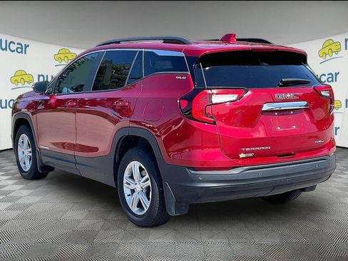 Used 2024 GMC Terrain SLE w/ Driver Convenience Package AWD/4WD image 4