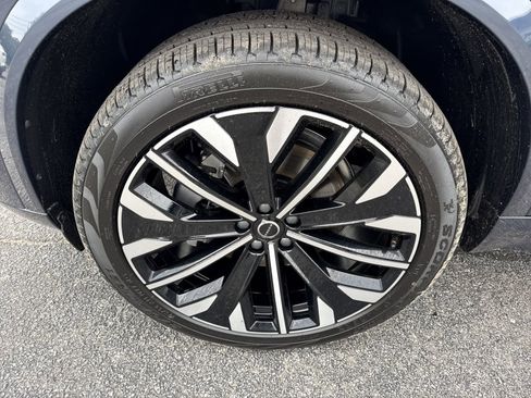 New 2026 Volvo XC90 B5 Plus w/ Protection Package image 9
