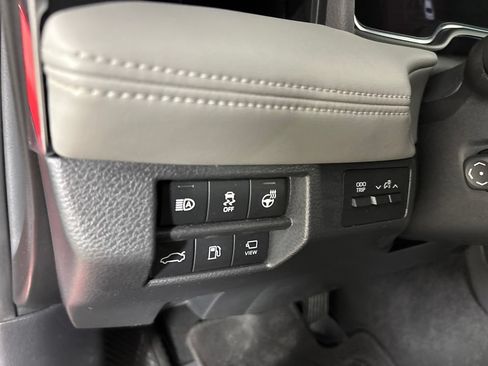 Used 2022 Toyota Avalon Limited w/ Advanced Safety Package FWD image 10