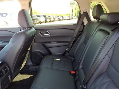 Certified 2025 Nissan Rogue Platinum AWD/4WD image 6