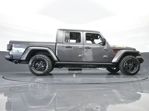 Used 2024 Jeep Gladiator Sport image 49