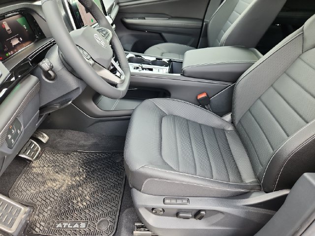 New 2026 Volkswagen Atlas Cross Sport SEL R-Line AWD/4WD image 7