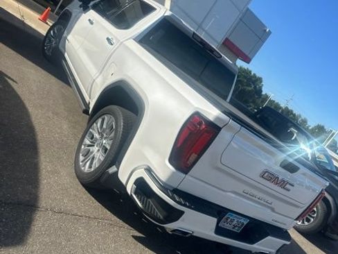 Used 2022 GMC Sierra 1500 Denali w/ Denali Reserve Package AWD/4WD image 4