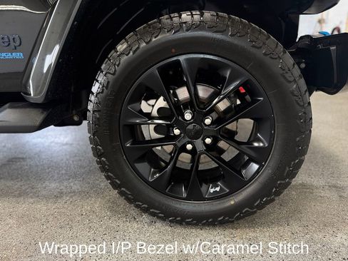 Used 2021 Jeep Wrangler Unlimited Sahara AWD/4WD image 27