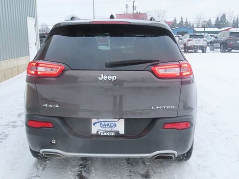 Used 2018 Jeep Cherokee Limited w/ Technology Group image 12