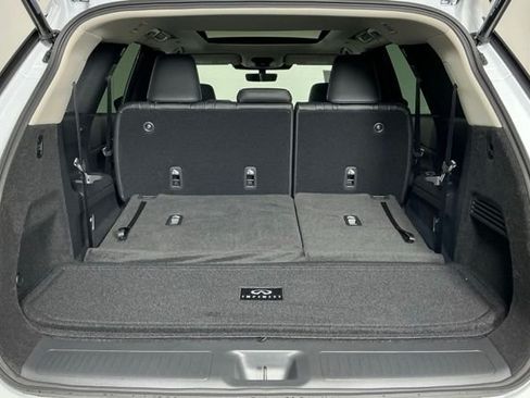 New 2027 INFINITI QX60 Luxe w/ Cargo Package FWD image 22