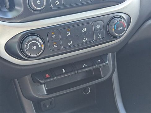 Used 2022 Chevrolet Colorado LT w/ LT Convenience Package image 20