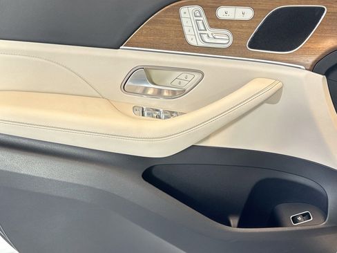 Used 2025 Mercedes-Benz GLE 350 4MATIC image 17