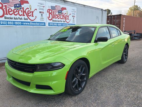 Used 2023 Dodge Charger SXT w/ Blacktop Package image 6