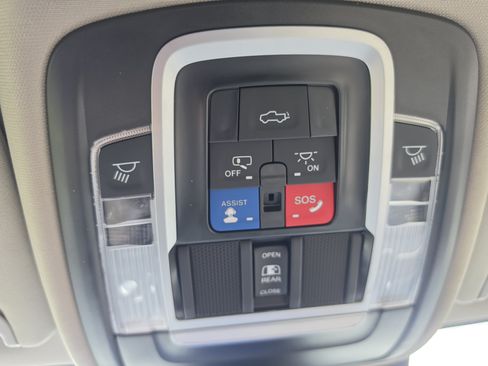 Used 2023 RAM 2500 Limited AWD/4WD image 39