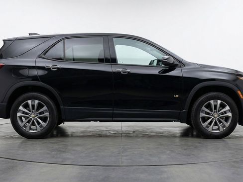 Used 2025 Chevrolet Equinox LT image 11