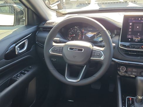 New 2026 Jeep Compass Latitude AWD/4WD image 8