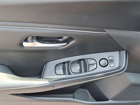 Used 2023 Nissan Sentra SV w/ All-Weather Package FWD image 2