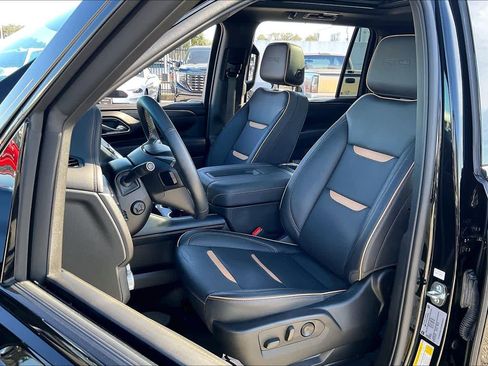 Used 2023 GMC Yukon XL AT4 w/ AT4 Premium Plus Package image 7