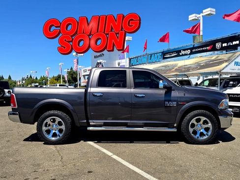 Used 2017 RAM 1500 Laramie w/ Convenience Group AWD/4WD image 2