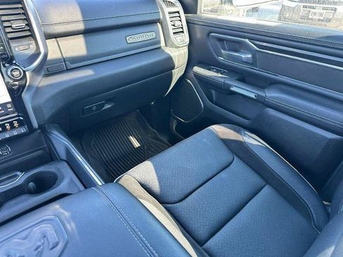 Used 2024 RAM 1500 Laramie AWD/4WD image 16