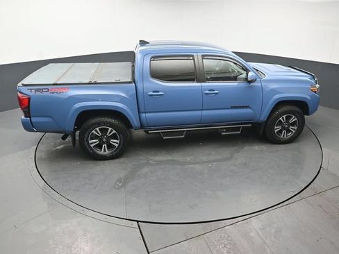 Used 2019 Toyota Tacoma TRD Sport AWD/4WD image 36