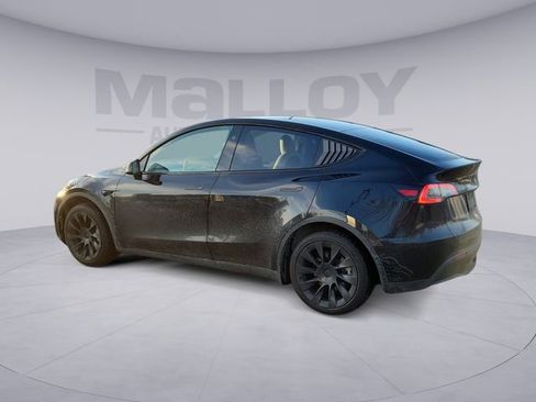 Used 2025 Tesla Model Y Long Range image 3
