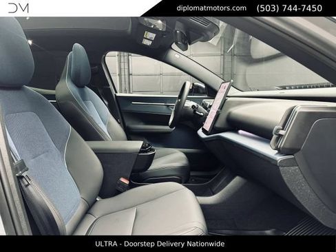 Used 2025 Volvo EX30 Ultra AWD/4WD image 19