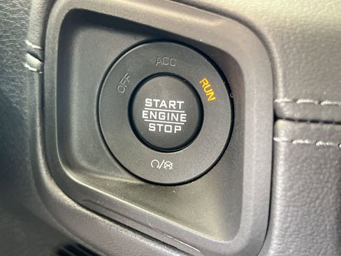 Used 2025 Jeep Wrangler Unlimited Rubicon w/ Safety Group image 27