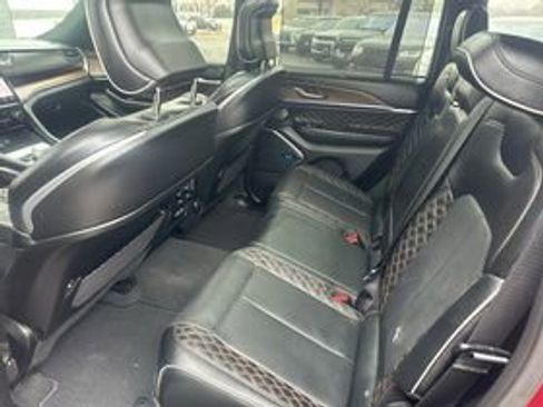 Used 2022 Jeep Grand Cherokee Summit w/ Luxury Tech Group V image 9