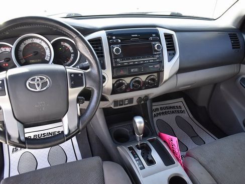 Used 2012 Toyota Tacoma Base image 19