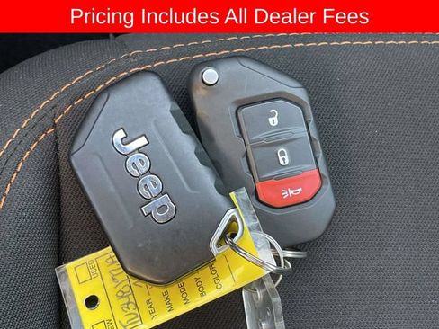 Used 2023 Jeep Gladiator Mojave AWD/4WD image 32